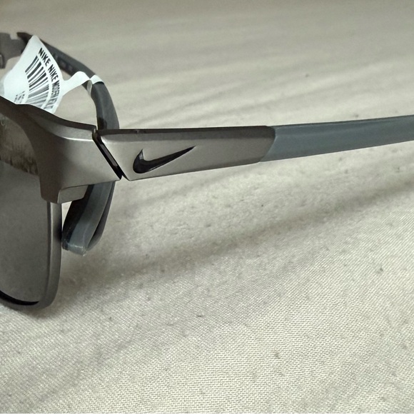 Nike Silver and Black Men's Sunglasses - Picture 2 of 4
